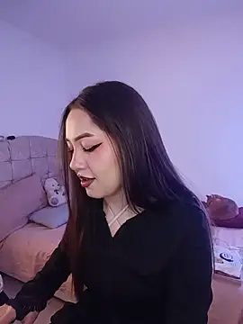 paariiss  online show from May 2026 06:07:02 PM