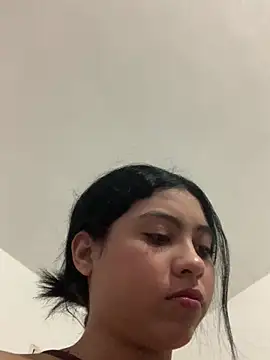 Snapshot of Paula-sinz chatting on May 2026 09:15:02 PM Paula-sinz online show from May 2026 09:15:02 PM