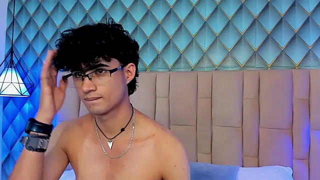Sofia-Ethan online show from June 2026 07:20:01 PM