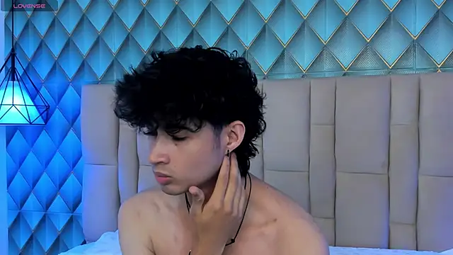 Sofia-Ethan online show from May 2026 06:15:01 PM