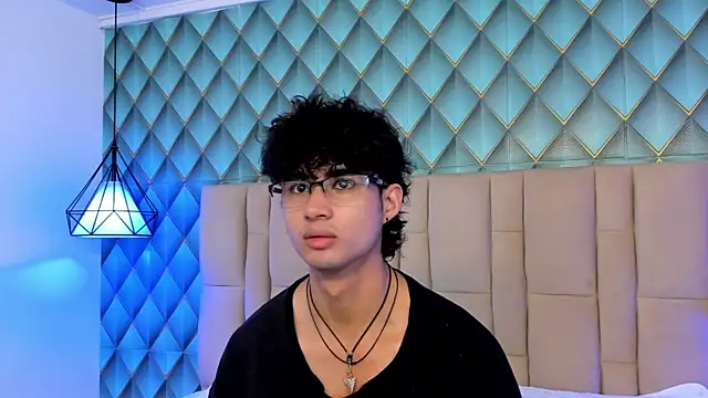 Sofia-Ethan online show from May 2026 01:28:01 PM