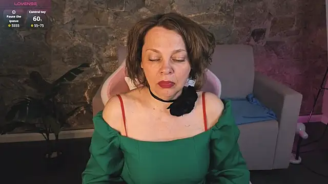 Snapshot of LiliaLawson chatting on June 2026 01:21:01 AM LiliaLawson online show from June 2026 01:21:01 AM