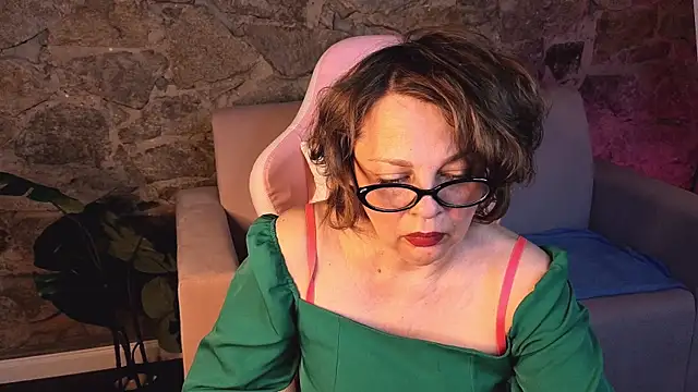 Snapshot of LiliaLawson chatting on May 2026 01:16:02 AM LiliaLawson online show from May 2026 01:16:02 AM