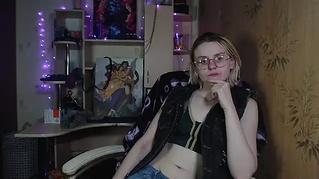   Freya    online show from May 2026 07:34:01 PM