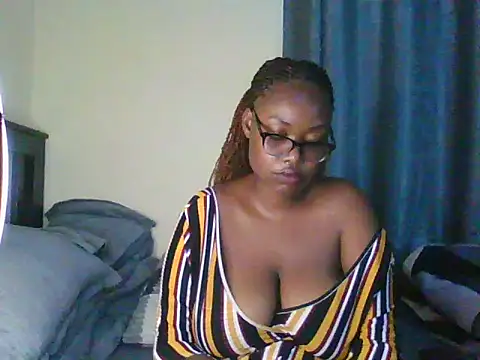 Snapshot of Sexy-Mish chatting on June 2026 04:34:02 AM Sexy-Mish online show from June 2026 04:34:02 AM