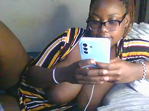 Snapshot of Sexy-Mish chatting on May 2026 06:38:01 PM Sexy-Mish online show from May 2026 06:38:01 PM