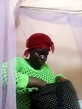 Snapshot of creamyy_pussie chatting on May 2026 05:44:02 PM creamyy pussie online show from May 2026 05:44:02 PM