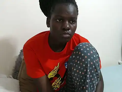 Snapshot of chichie_ chatting on June 2026 03:23:02 PM chichie online show from June 2026 03:23:02 PM