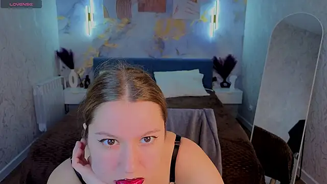 Snapshot of Shakira_Lux chatting on May 2026 09:04:01 AM Shakira Lux online show from May 2026 09:04:01 AM