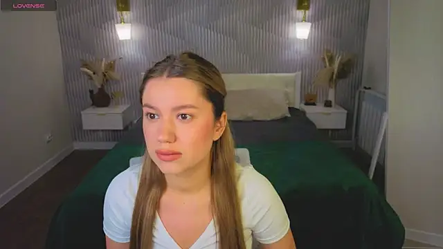 Snapshot of Shakira_Lux chatting on June 2026 08:58:01 AM Shakira Lux online show from June 2026 08:58:01 AM