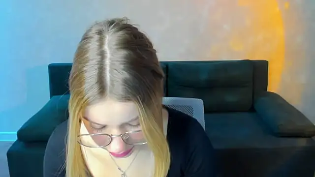 Snapshot of Shakira_Lux chatting on May 2026 01:14:02 AM Shakira Lux online show from May 2026 01:14:02 AM