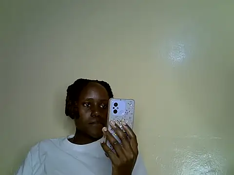 Snapshot of kiki8390 chatting on May 2026 05:51:01 PM kiki8390 online show from May 2026 05:51:01 PM