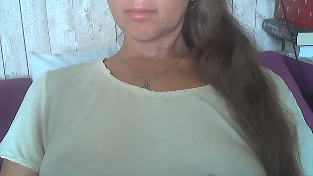 Snapshot of Bella--White chatting on July 2026 07:23:02 AM Bella--White online show from July 2026 07:23:02 AM