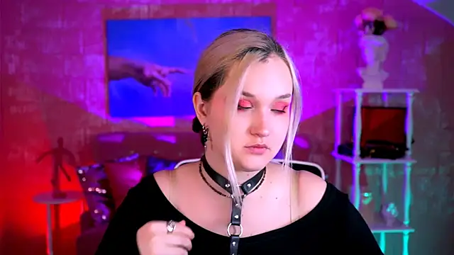 ViolettWoods online show from May 2026 08:20:01 AM
