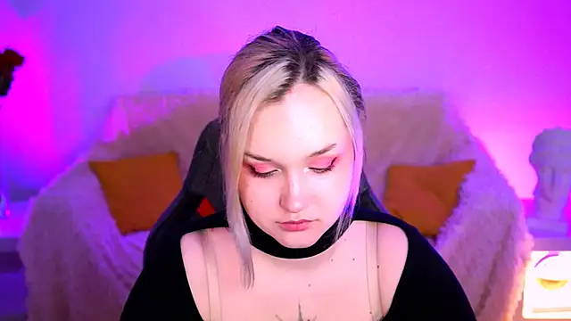 ViolettWoods online show from May 2026 08:12:01 AM