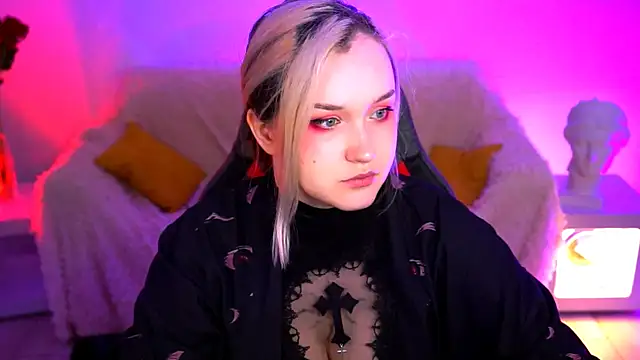 ViolettWoods online show from May 2026 08:09:02 AM