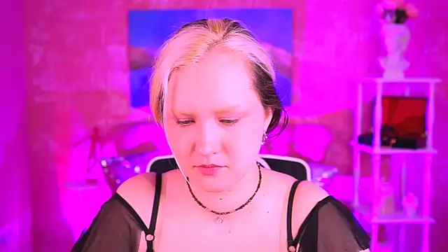 ViolettWoods online show from June 2026 06:14:01 AM