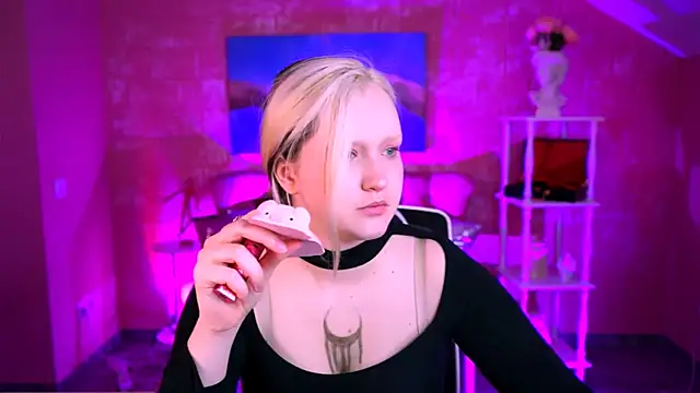 ViolettWoods online show from June 2026 06:32:02 AM
