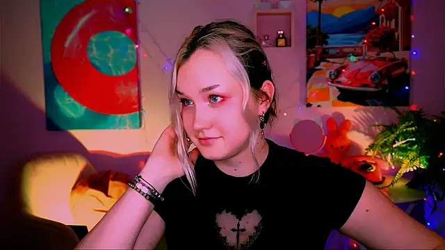 ViolettWoods online show from May 2026 08:32:01 AM