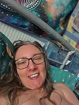 Izzylove47 online show from June 2026 09:15:01 AM