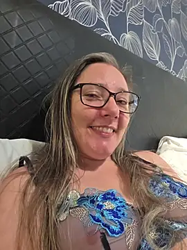 Izzylove47 online show from July 2026 09:17:02 AM