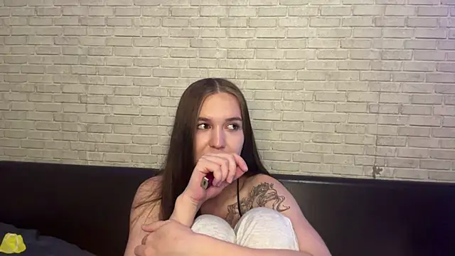 Snapshot of Vitacute chatting on May 2026 05:51:01 PM Vitacute online show from May 2026 05:51:01 PM