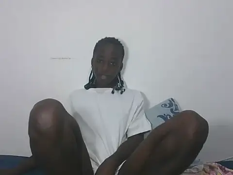 Snapshot of Darkpretty23 chatting on May 2026 02:02:01 PM Darkpretty23 online show from May 2026 02:02:01 PM