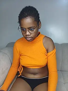 Snapshot of softglamqueen chatting on June 2026 03:28:02 AM softglamqueen online show from June 2026 03:28:02 AM