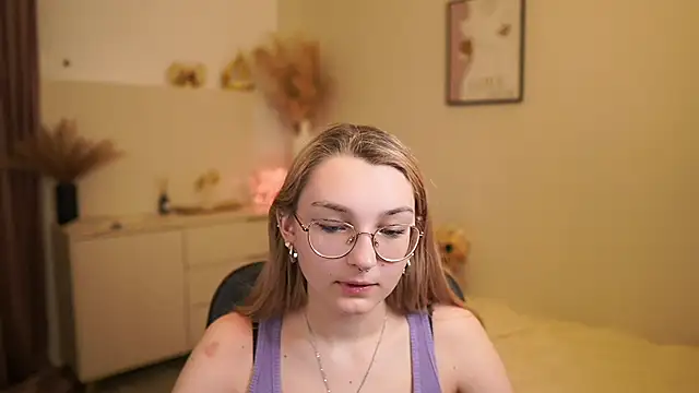 Sophielux18 online show from May 2026 01:17:01 PM