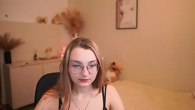 Sophielux18 online show from May 2026 01:19:01 PM