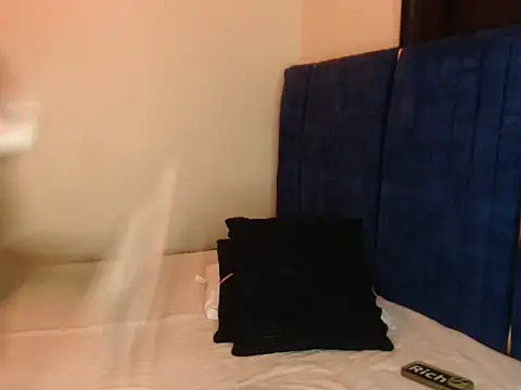 Snapshot of Luxe_glow chatting on May 2026 02:53:01 AM Luxe glow online show from May 2026 02:53:01 AM