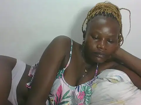 Petitepretty23 online show from May 2026 04:54:02 AM