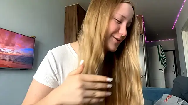 Lisi Kiss  online show from May 2026 10:11:02 AM