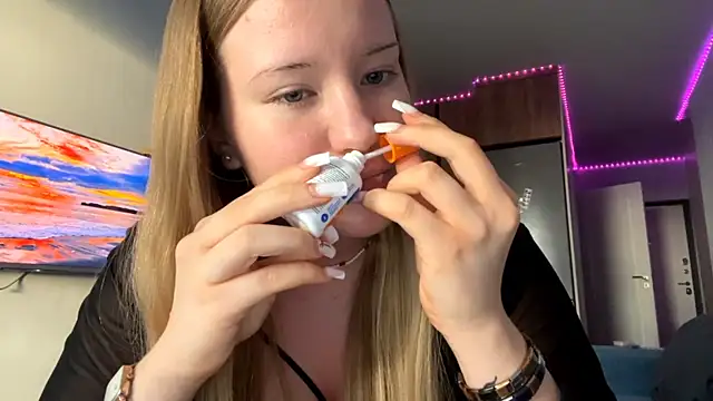 Lisi Kiss  online show from May 2026 05:08:01 PM