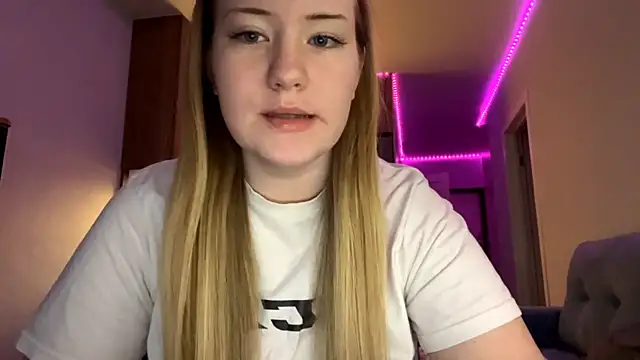 Lisi Kiss  online show from May 2026 06:01:02 PM
