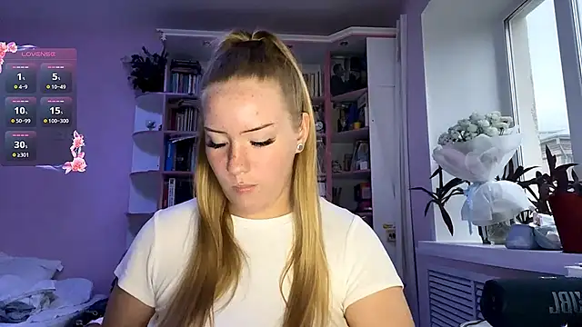 Lisi Kiss  online show from June 2026 05:24:01 PM