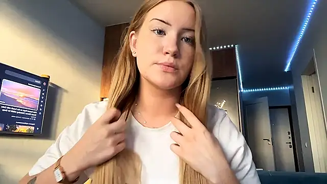 Lisi Kiss  online show from June 2026 05:07:01 PM