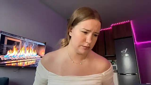 Lisi Kiss  online show from June 2026 06:12:01 PM