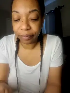 KinkeeKaee online show from May 2026 12:56:01 PM