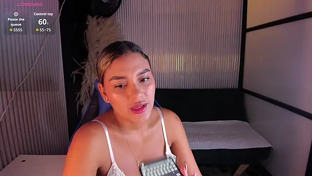 SophieWatson  online show from June 2026 01:44:02 PM