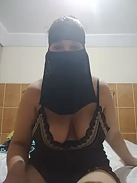 Snapshot of Laty_123 chatting on June 2026 12:04:01 PM Laty 123 online show from June 2026 12:04:01 PM
