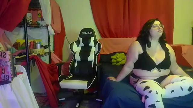 Snapshot of squishkink chatting on May 2026 03:32:02 PM squishkink online show from May 2026 03:32:02 PM