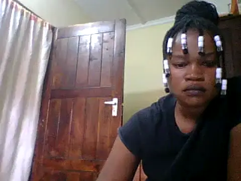 Snapshot of Beauty0001 chatting on July 2026 01:52:02 PM Beauty0001 online show from July 2026 01:52:02 PM
