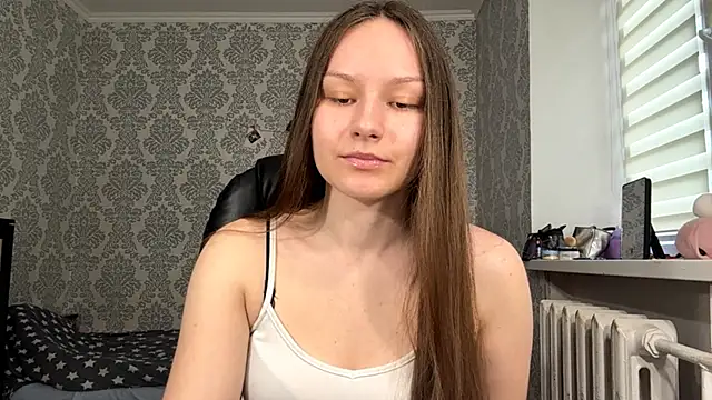 ShaylaChong online show from June 2026 04:07:01 AM