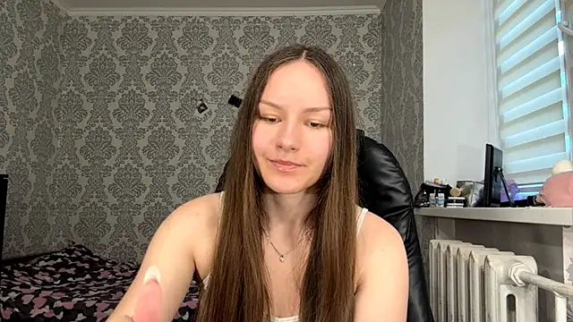 ShaylaChong online show from June 2026 04:07:02 AM