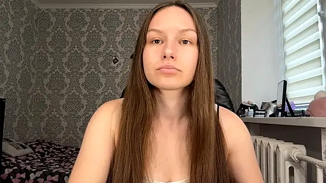 ShaylaChong online show from June 2026 10:00:01 AM