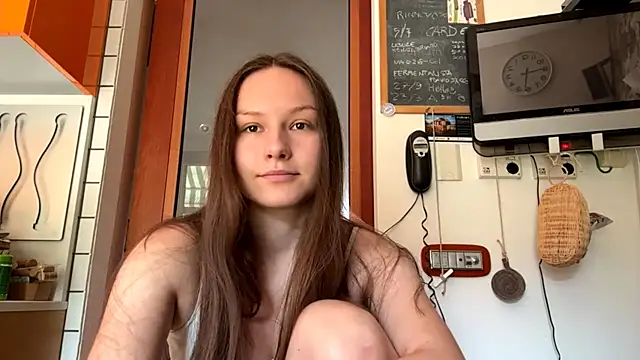 ShaylaChong online show from July 2026 07:24:02 AM