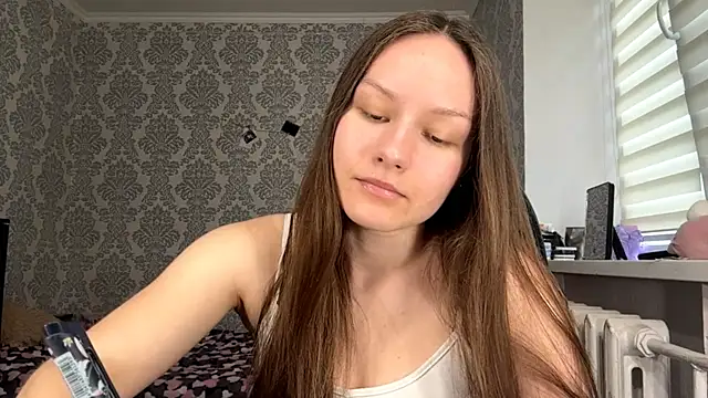 ShaylaChong online show from June 2026 06:13:02 AM