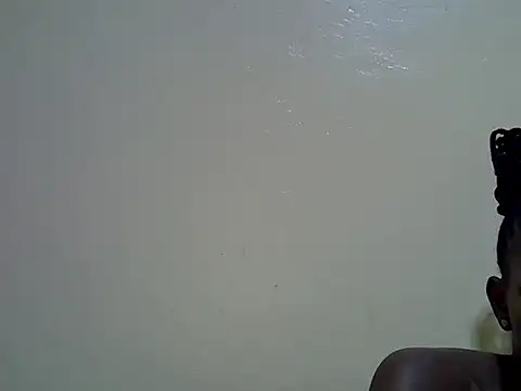 Snapshot of petite_bunnie chatting on May 2026 03:52:01 PM petite bunnie online show from May 2026 03:52:01 PM