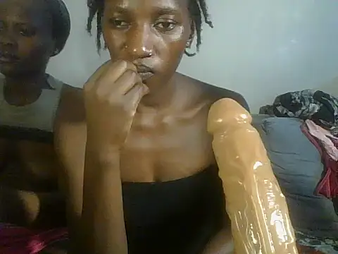 Snapshot of SleekCandy_petites chatting on May 2026 06:17:01 PM SleekCandy petites online show from May 2026 06:17:01 PM
